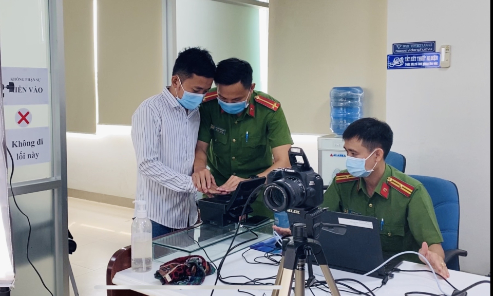 Long An cấp thẻ căn cước cho công dân có gắn chíp điện tử