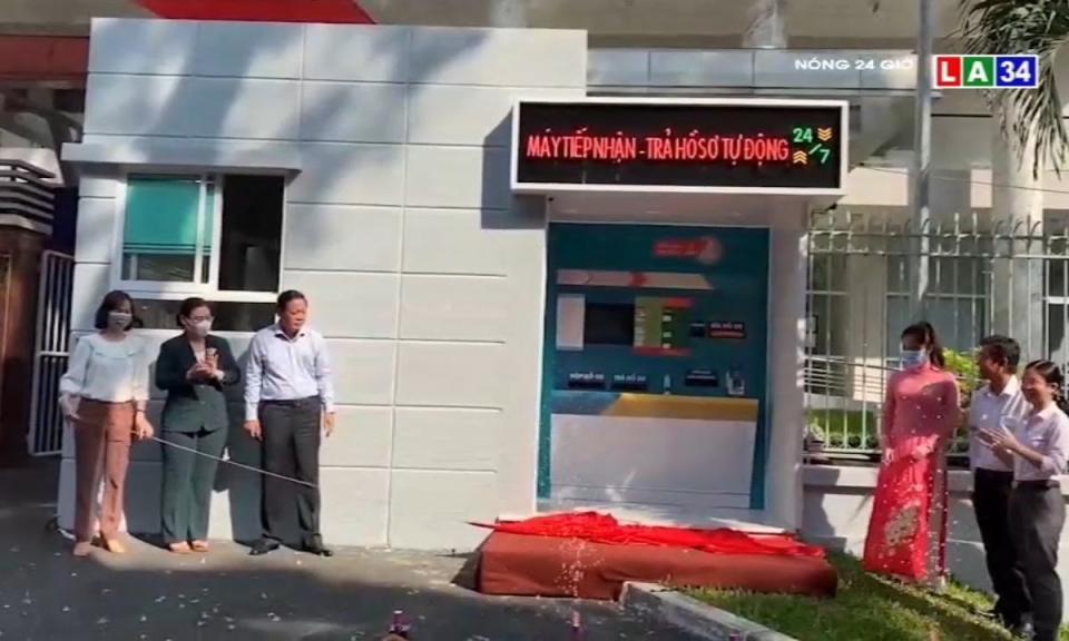 TP.HCM: Làm thủ tục hành chính dễ dàng nhờ &#8220;ATM&#8221; nhận trả hồ sơ tự động
