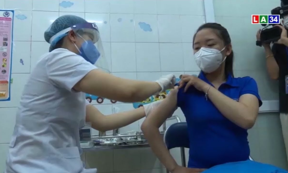 Ngày đầu tiên tiêm vaccine phòng Covid-19 tại Hải Dương