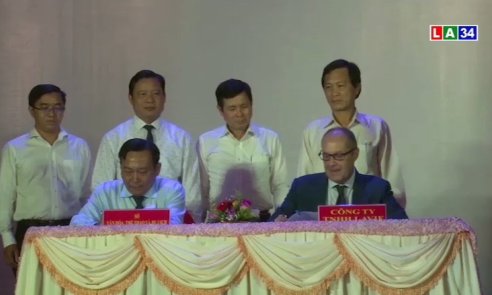 Ký kết tài trợ cho bóng chuyền nam Long An