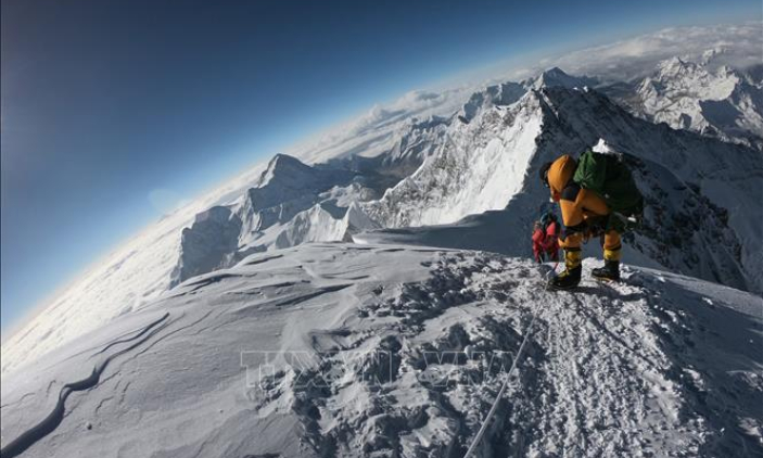 Nepal nới lỏng quy định cách ly trước mùa leo núi Everest