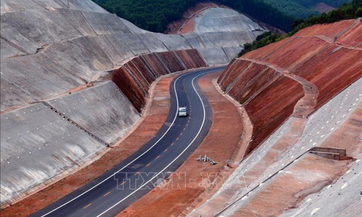 Tìm giải pháp tháo gỡ khan hiếm vật liệu làm cao tốc Bắc &#8211; Nam