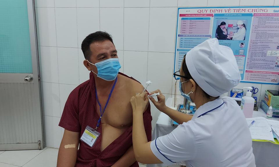 Bến Lức: 280 tình nguyện viên tiêm thử nghiệm văc-xin Nano Covax giai đoạn 2