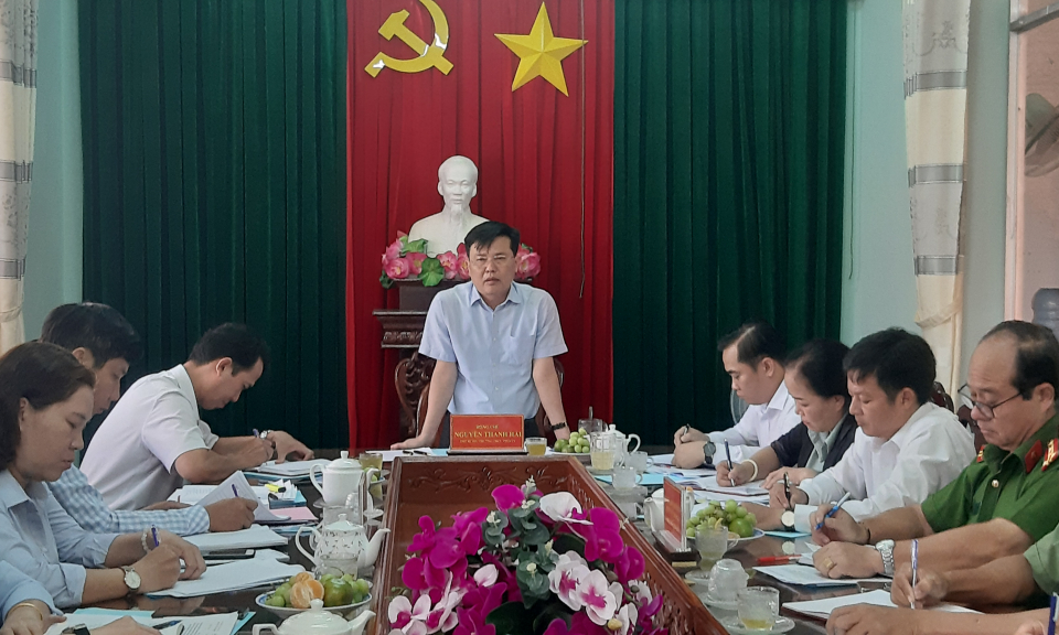 Phó Bí thư Tỉnh ủy làm việc tại huyện Tân Thạnh về công tác đảm bảo an toàn giao thông