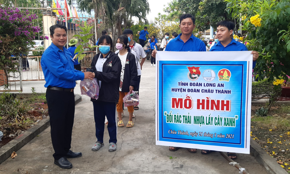 Tuổi trẻ Châu Thành ra quân “Ngày Chủ nhật xanh” hưởng ứng Tháng thanh niên năm 2021