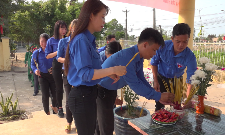 Huyện đoàn Tân Hưng tổ chức chương trình Tháng ba biên giới