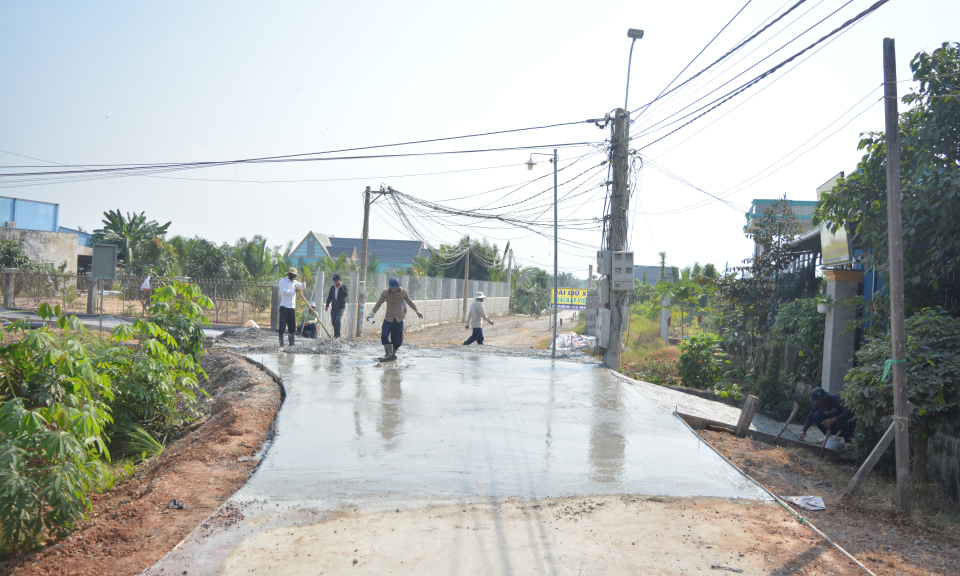 Cần Giuộc: Huy động mọi nguồn lực xây dựng hạ tầng giao thông