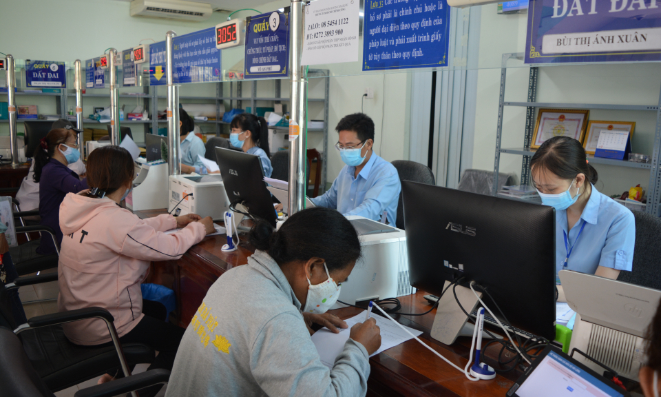 Cần Giuộc: Đẩy mạnh các giải pháp nâng cao công tác cải cách hành chính