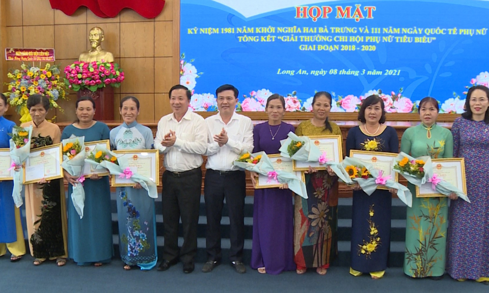 Họp mặt kỷ niệm ngày Quốc tế Phụ nữ 8-3