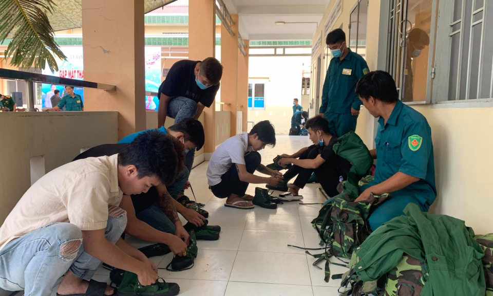 Nhiều hoạt động sôi nổi dành cho thanh niên trước ngày lên đường nhập ngũ