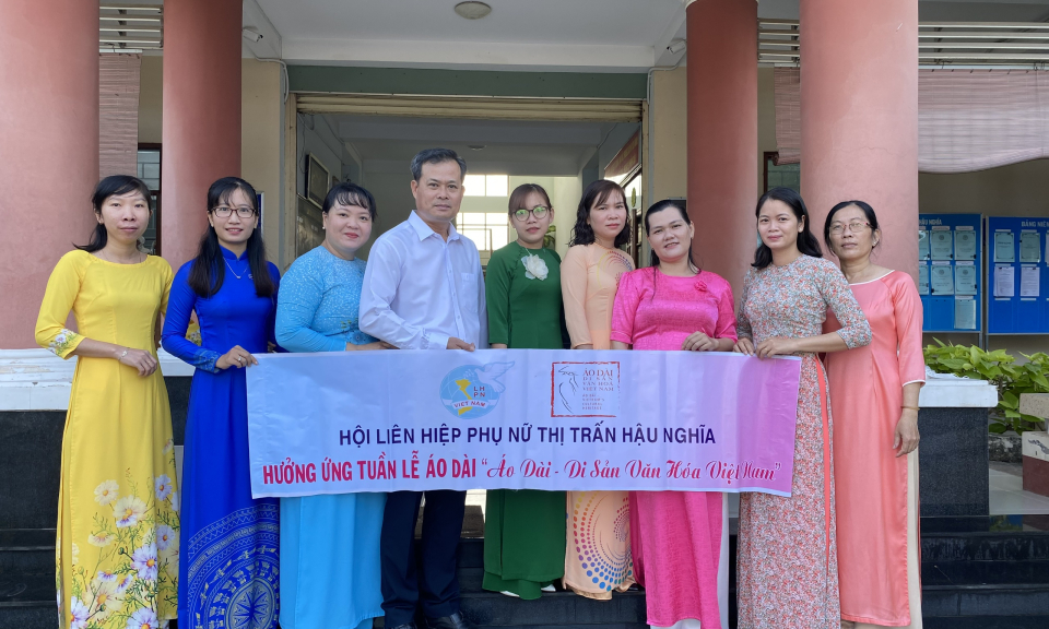 Đức Hòa: Hưởng ứng &#8220;Tuần lễ áo dài&#8221;