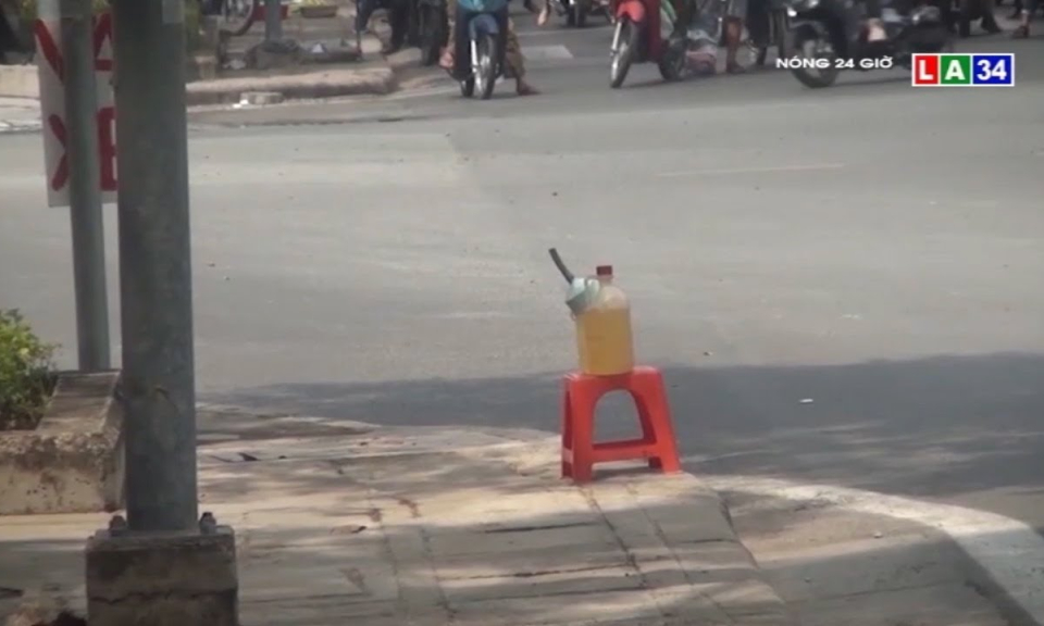 Nỗi lo xăng giả từ &#8220;cây xăng vỉa hè&#8221;