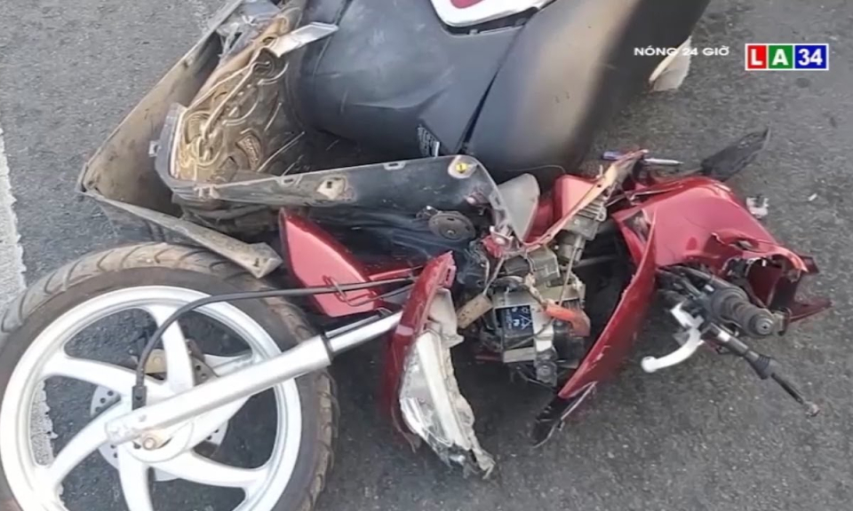 Nữ công nhân bị xe tải kéo lê hàng chục mét sau tai nạn trên cầu Rạch Miễu