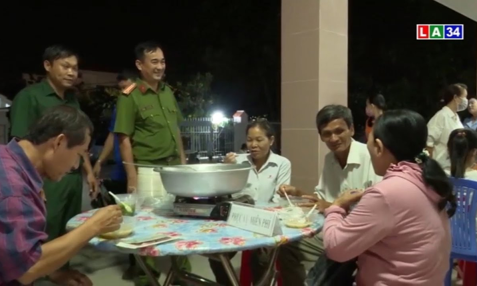 Phường 5 TP Tân An: Làm căn cước công dân còn được phục vụ ăn uống miễn phí