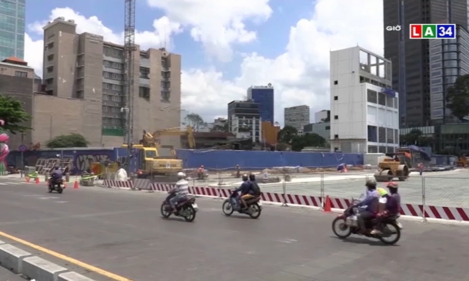 Người dân vui mừng vì hàng rào Metro số 1 được tháo dỡ sau 7 năm