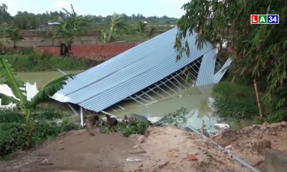 Tân Hưng: Mưa giông làm sập nhà dân