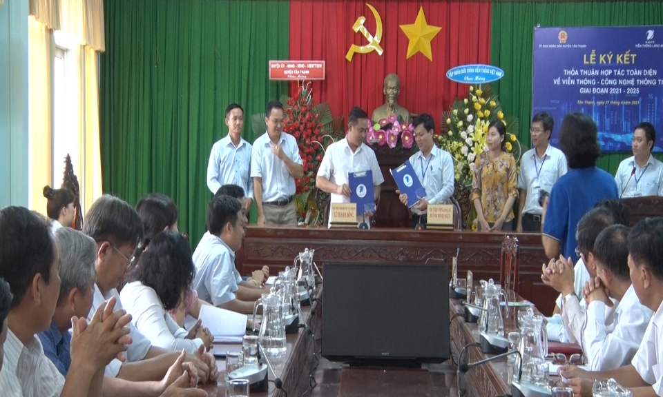 Tân Thạnh: Ký kết thỏa thuận hợp tác toàn diện về viễn thông-công nghệ thông tin
