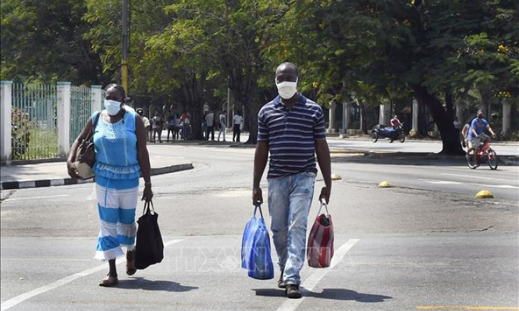 Cuba có thêm gần 1.000 ca mắc COVID-19 trong cộng đồng