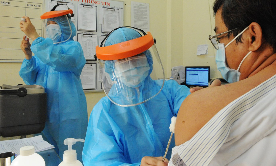 Long An khẩn trương triển khai kế hoạch tiêm vắc xin phòng Covid 19