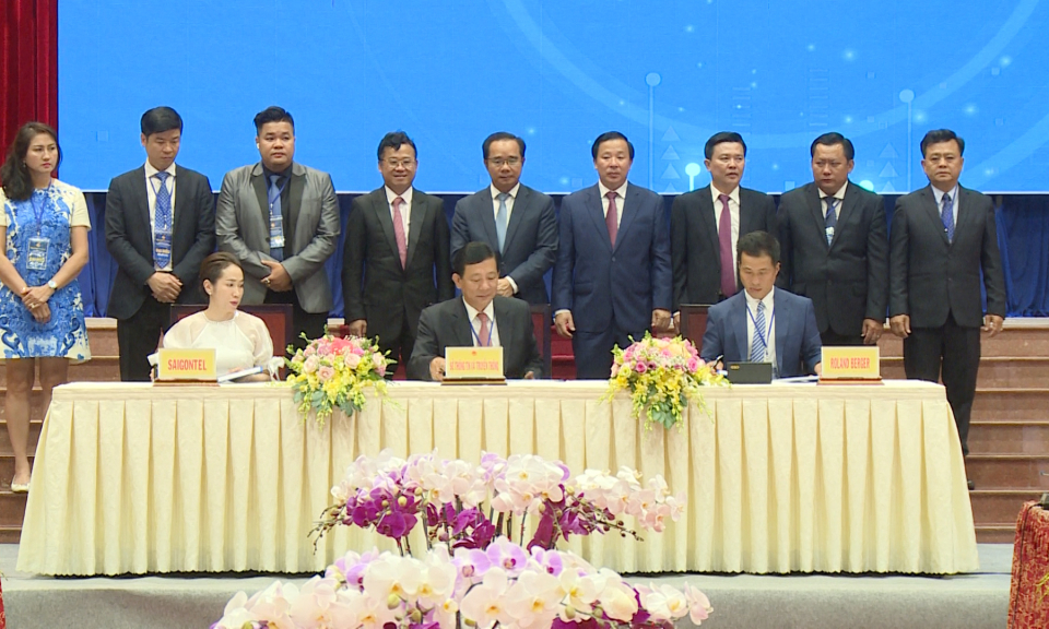 “Tọa đàm định hướng phát triển vùng kinh tế công nghệ cao”