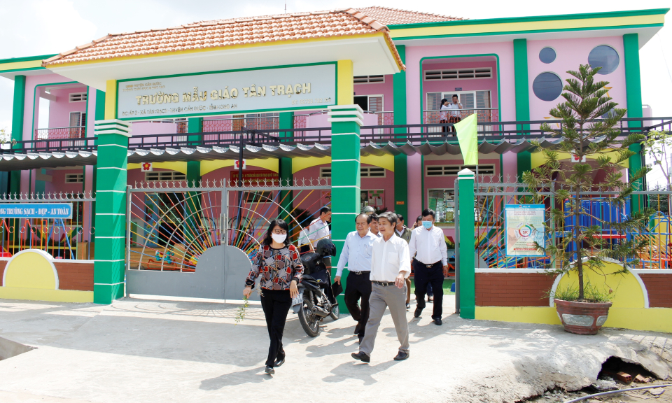 Sở NN và PTNT tỉnh thẩm định Nông thôn mới tại Cần Đước