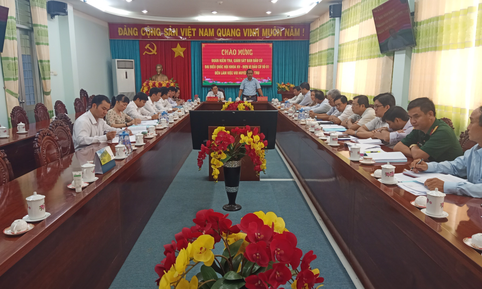 Kiểm tra công tác chuẩn bị bầu cử tại huyện Tân Trụ