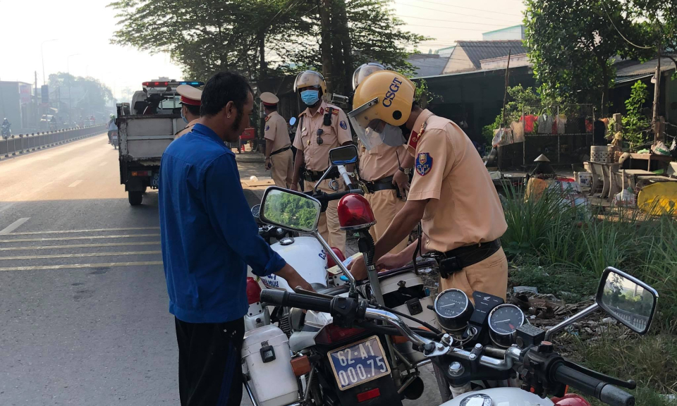 Bến Lức: Xử phạt gần 1.280 trường hợp vi phạm quy định và an toàn giao thông