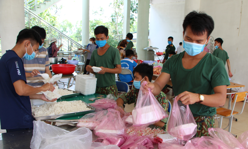 &#8220;Anh nuôi&#8221; trên trận tuyến phòng, chống dịch Covid-19