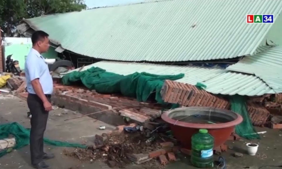 Tân Hưng: Mưa giông làm sập nhà dân