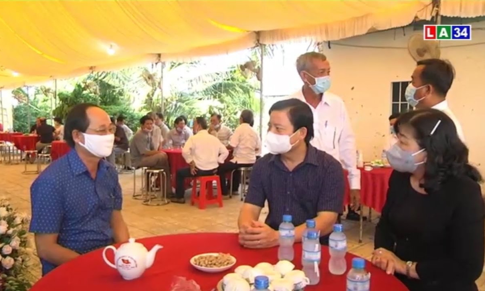 Lãnh đạo tỉnh Long An thăm, hỗ trợ gia đình có 7 nạn nhân tử vong do hỏa hoạn