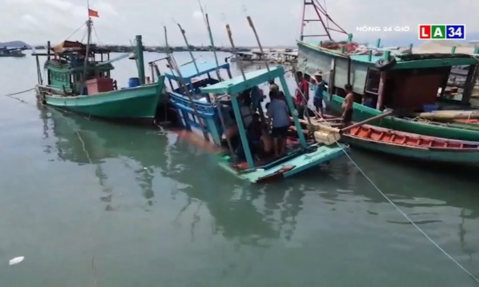 Kiên Giang: chiếc ghe bất ngờ bị chìm khi thủy triều dâng cao