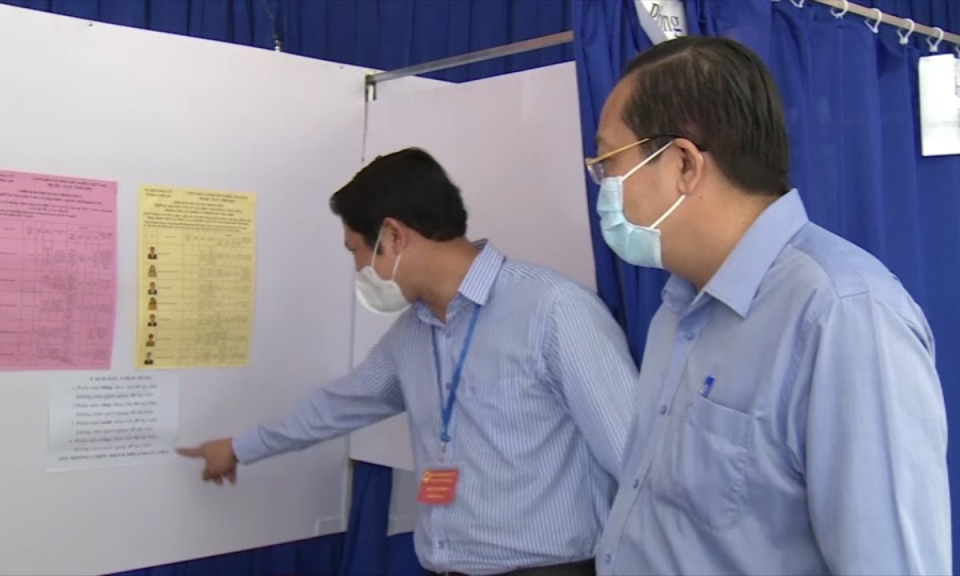 Cần Giuộc: Phó Chủ tịch UBND tỉnh &#8211; Nguyễn Minh Lâm kiểm tra công tác bầu cử tại thị trấn Cần Giuộc