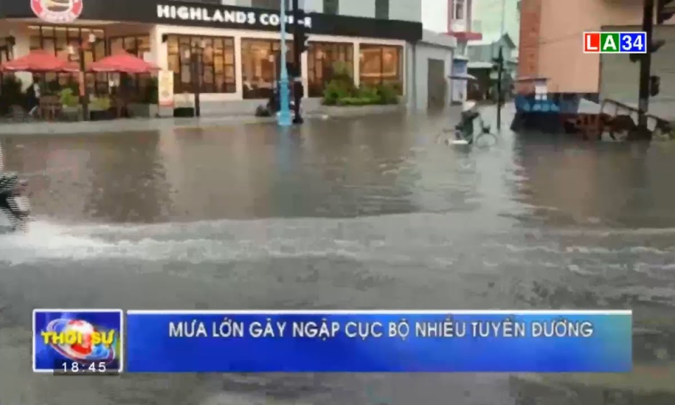 TP.Tân An mưa lớn gây ngập cục bộ nhiều tuyến đường
