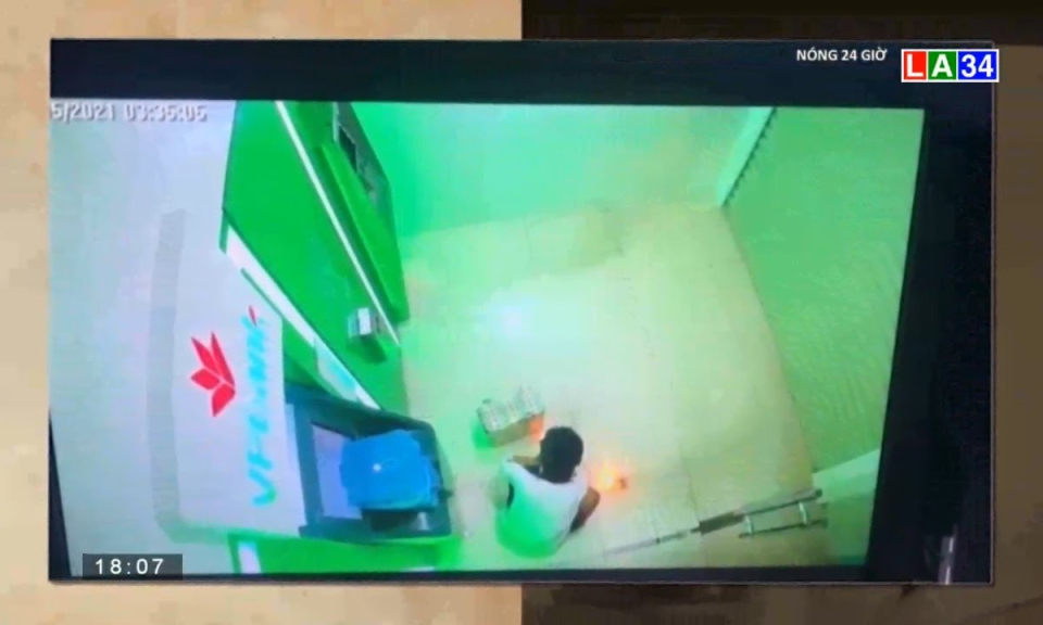 Bắt giữ nghi phạm đốt giấy gây cháy chi nhánh ngân hàng ở Kiên Giang