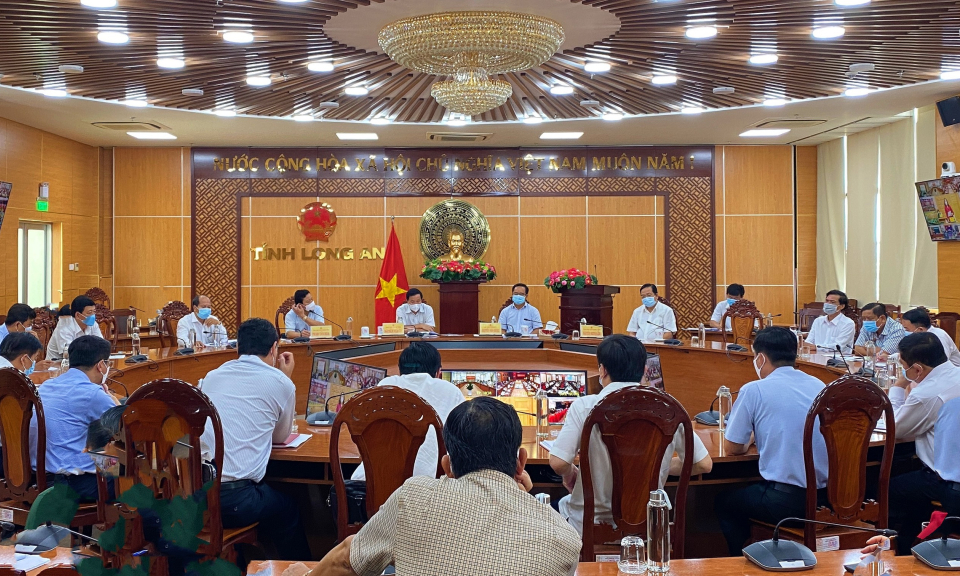 Triển khai các giải pháp cấp bách chống dịch trong tình hình mới