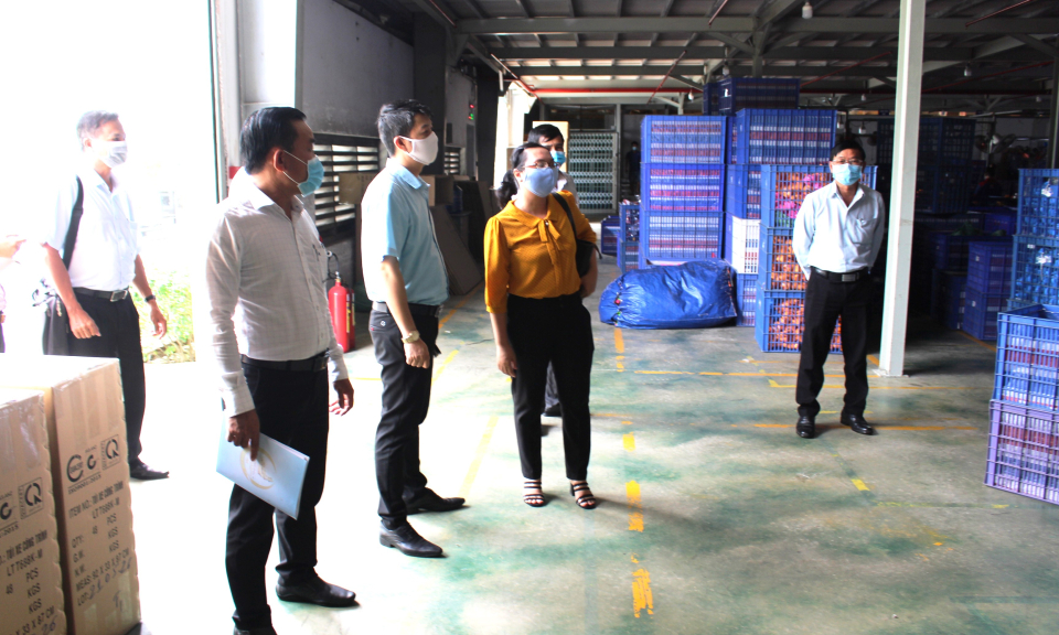 Kiểm tra công tác phòng chống Covid-19 tại các doanh nghiệp huyện Cần Đước