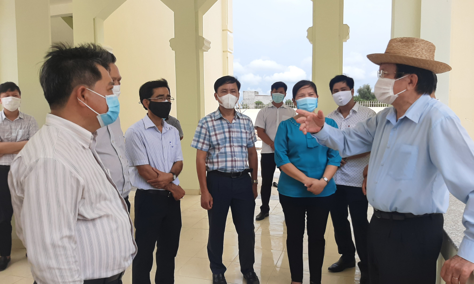 Nguyên Chủ tịch nước Trương Tấn Sang kiểm tra tiến độ thi công Trường THPT Thiên Hộ Dương