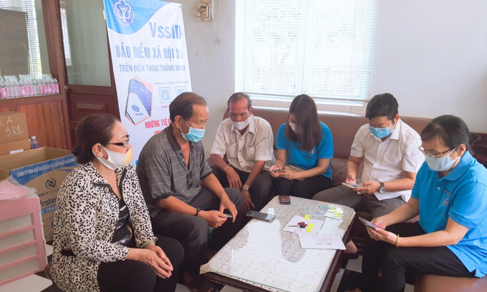Tân Thạnh: Triển khai đăng ký và sử dụng ứng dụng VssID-Bảo hiểm xã hội số