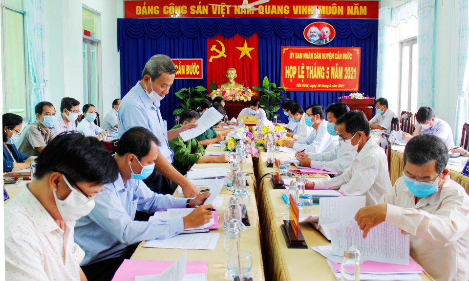 Cần Đước: Hội nghị đánh giá tình hình kinh tế- xã hội