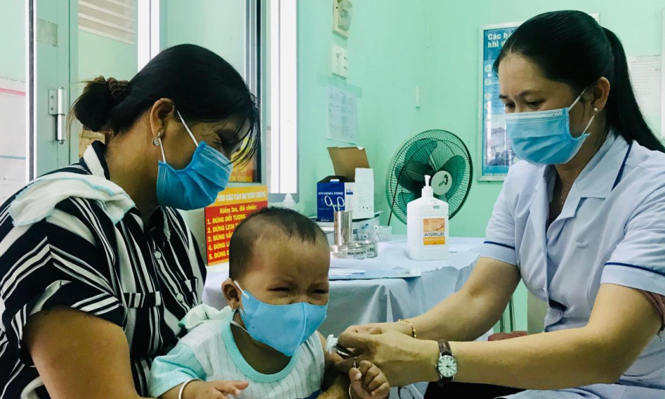 Đảm bảo an toàn tiêm chủng cho trẻ trong mùa dịch Covid-19
