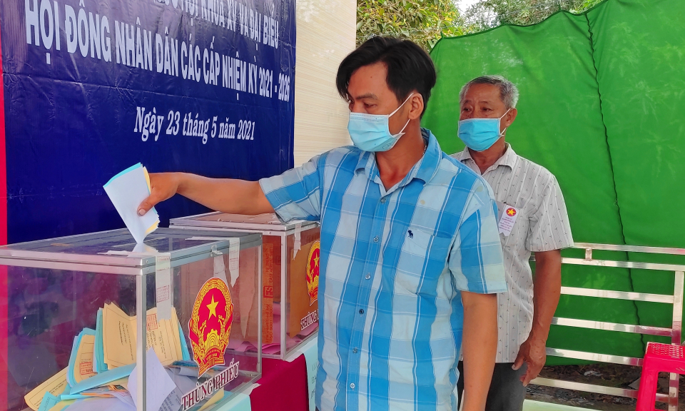 Rộn ràng Ngày hội bầu cử tại các địa phương trong tỉnh