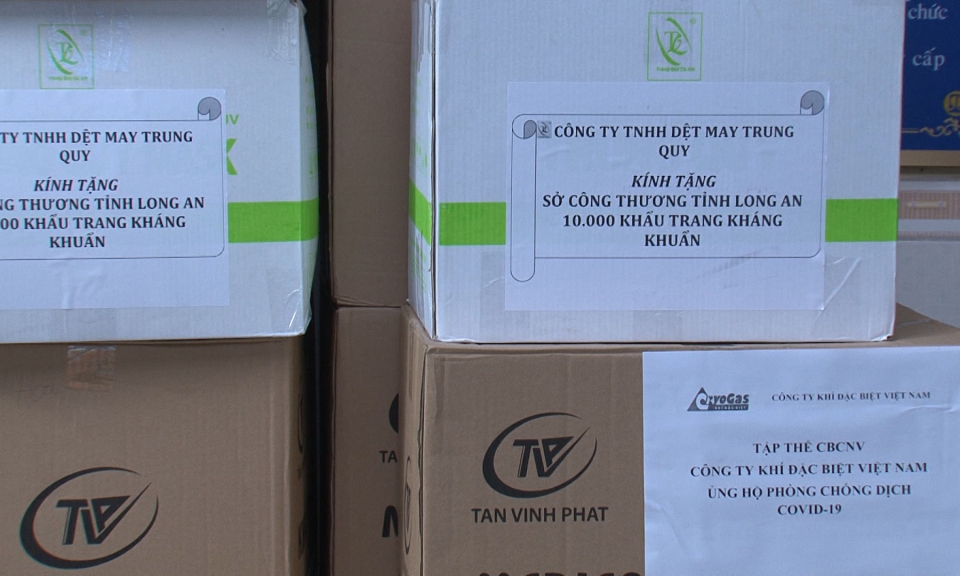 Sở Công thương tiếp nhận, bàn giao kinh phí và hiện vật phòng chống dịch Covid -19