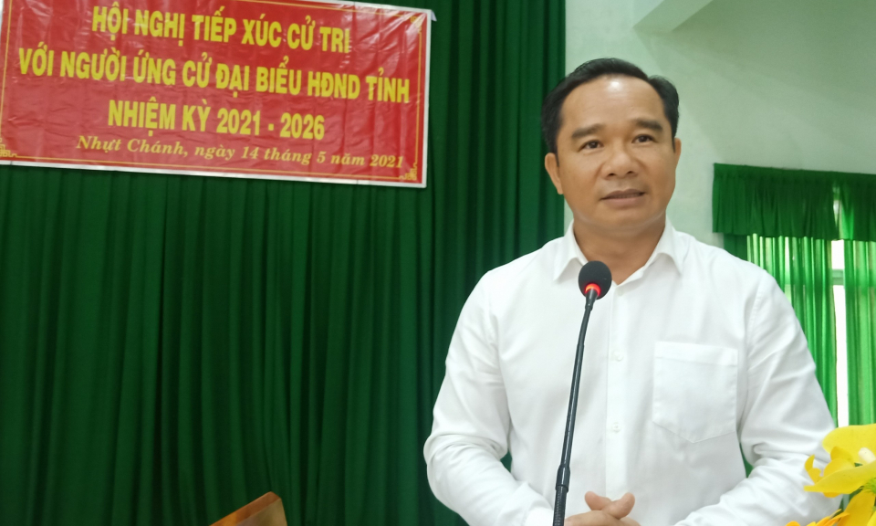 Ứng cử viên đại biểu HĐND tỉnh đơn vị bầu cử số 5 tiếp xúc cử tri Bến Lức