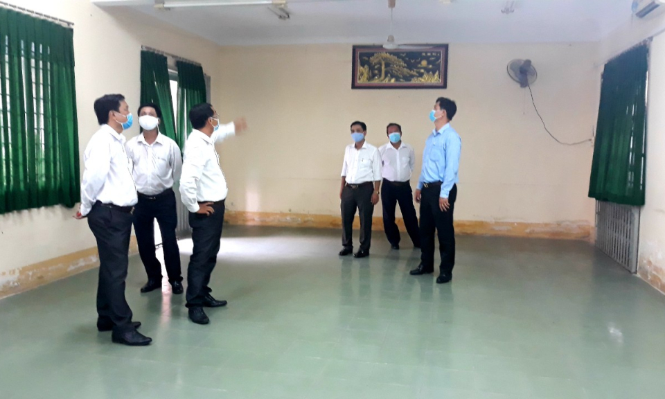 Khảo sát thành lập Khu cách ly tập trung tại trường Trung cấp y tế Long An