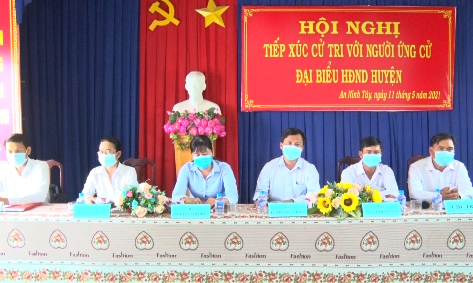 Những người ứng cử Đại biểu HĐND huyện Đức Hòa tiếp xúc cử tri