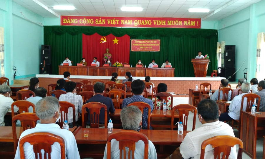Mộc Hóa: Tiếp xúc cử tri với người ứng cử đại biểu HĐND huyện
