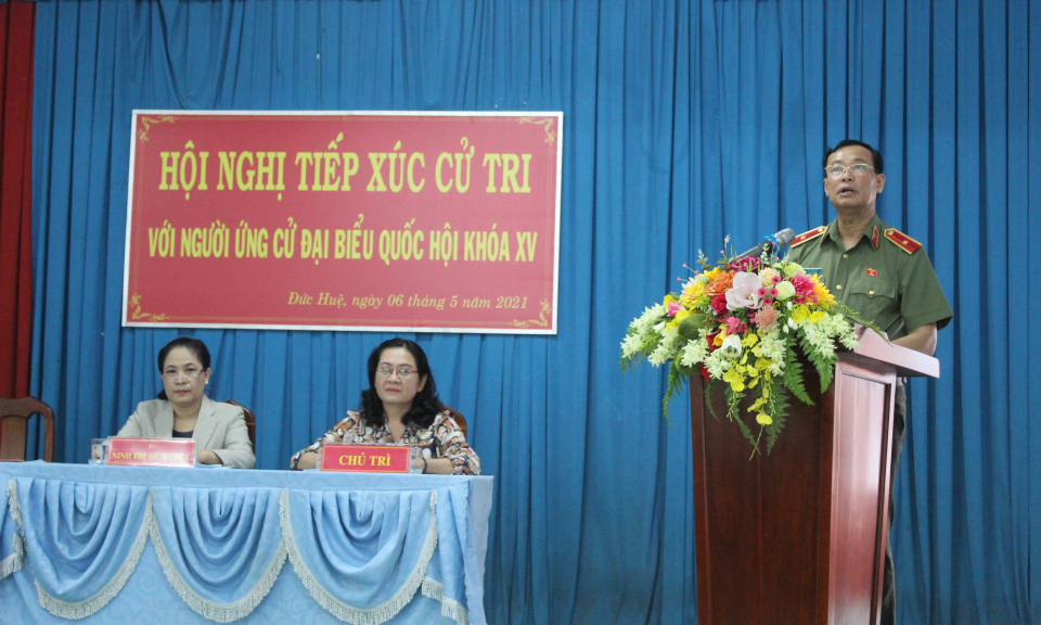 Ứng cử viên Đại biểu quốc hội khóa XV tiếp xúc cử tri tại Đức Huệ