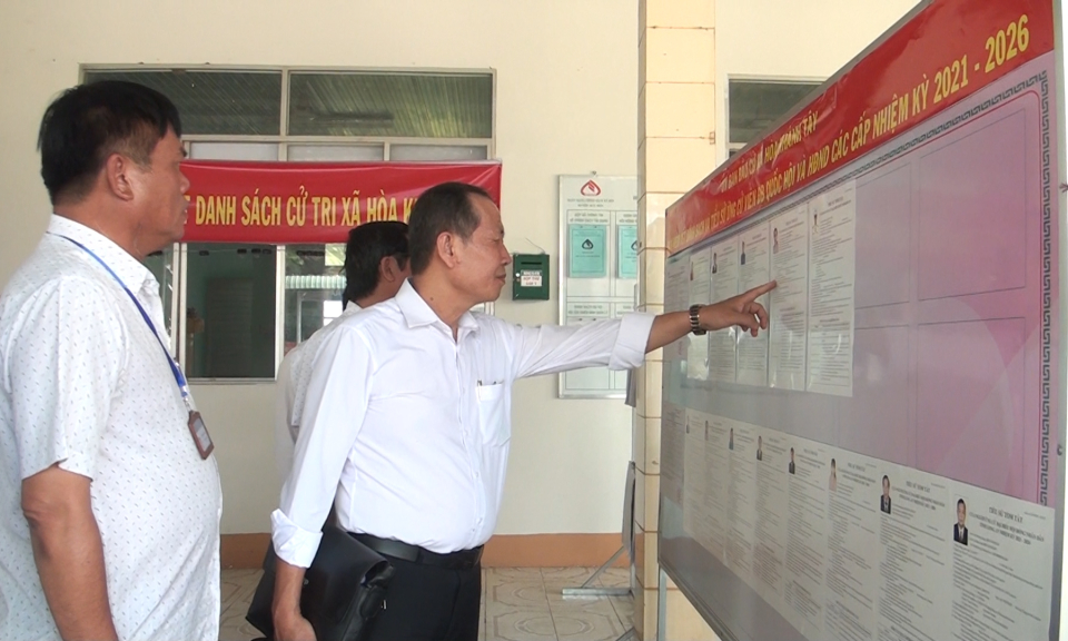 Đức Hòa: Kiểm tra công tác bầu cử
