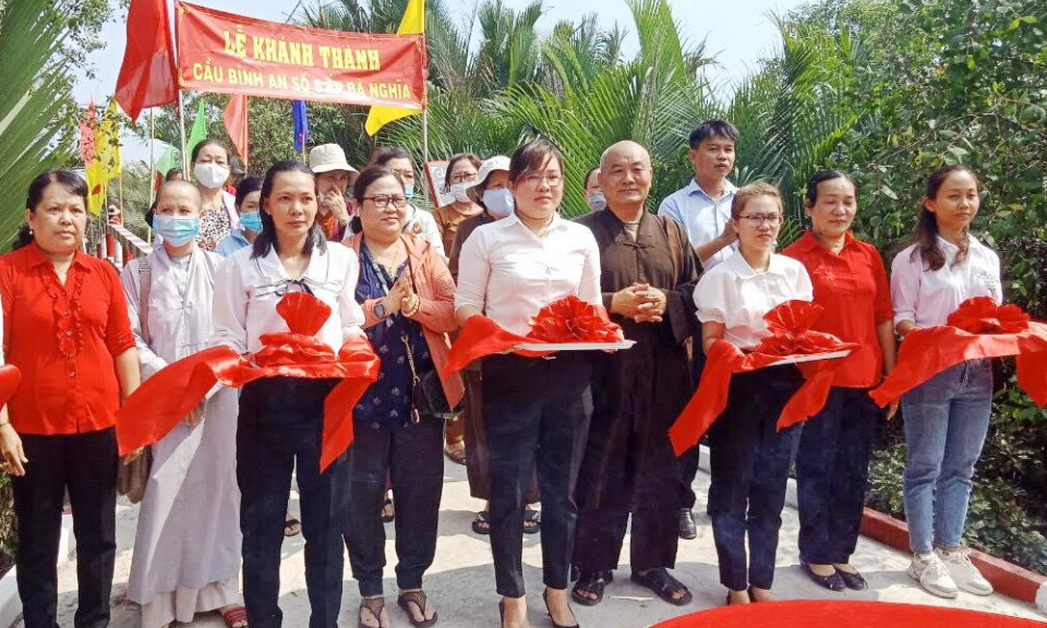 Cần Đước: Khánh thành cầu giao thông nông thôn