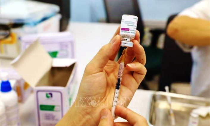 Bộ Y tế tiếp nhận tiền và vaccine hỗ trợ phòng, chống COVID-19